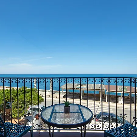Fortezza Sea Breeze, Anne, 2 Bedrooms & Sea View Апартаменти